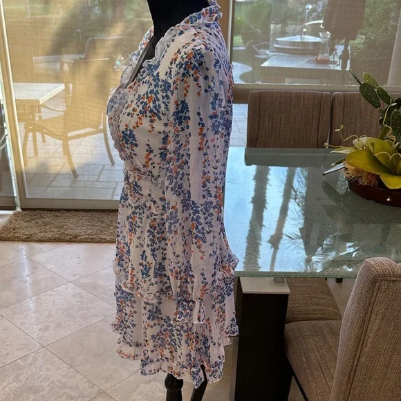 Elegant Floral Long Sleeve Dress - Picture 2 of 4